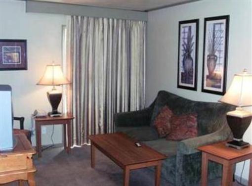 фото отеля Emerald Suites Cameron
