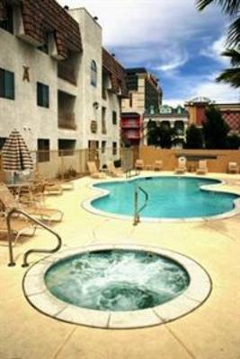 фото отеля Emerald Suites Cameron
