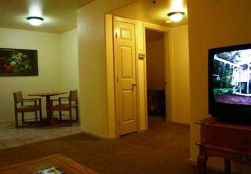 фото отеля Emerald Suites Cameron