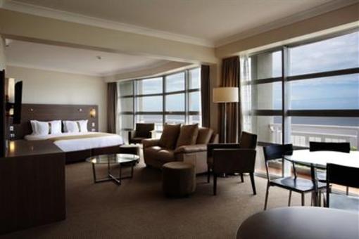 фото отеля Holiday Inn Cairns