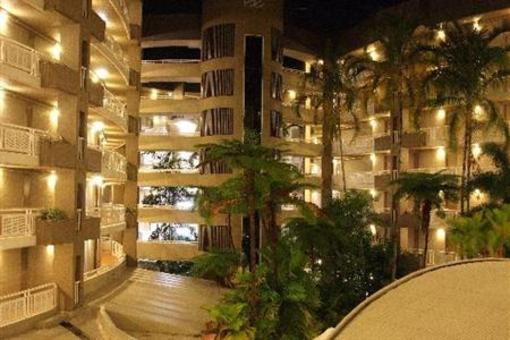 фото отеля Holiday Inn Cairns