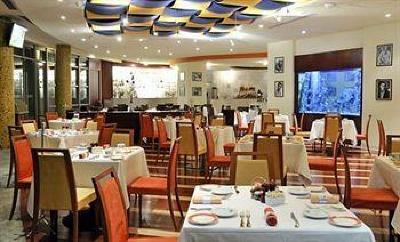 фото отеля Sheraton Suites Santa Fe Mexico City