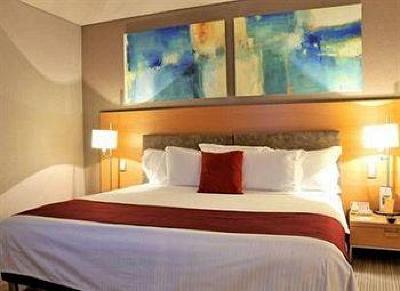 фото отеля Sheraton Suites Santa Fe Mexico City