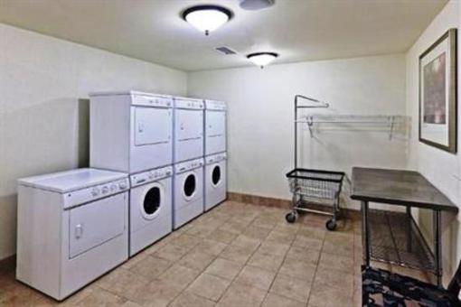 фото отеля Staybridge Suites Wichita