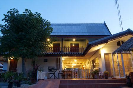 фото отеля Chomanard Hut Home-stay