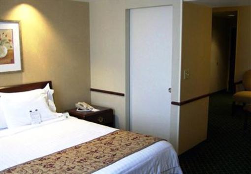 фото отеля Fairfield Inn & Suites by Marriott Butler