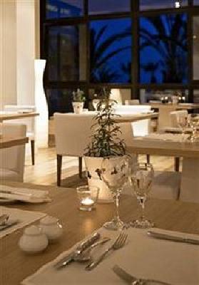 фото отеля Sandy Beach Hotel Larnaca