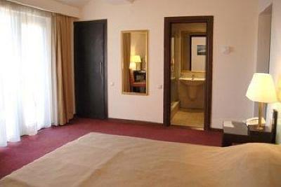 фото отеля Hotel Regineh