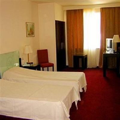 фото отеля Hotel Regineh