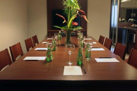 фото отеля Embassy Suites Valencia-Downtown