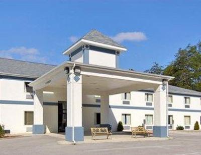 фото отеля Days Inn West Liberty
