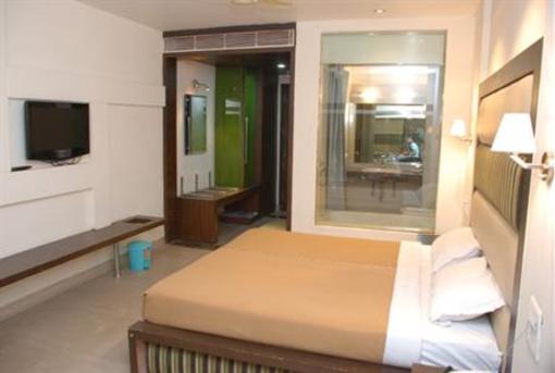 фото отеля Hotel Landmark Chandigarh