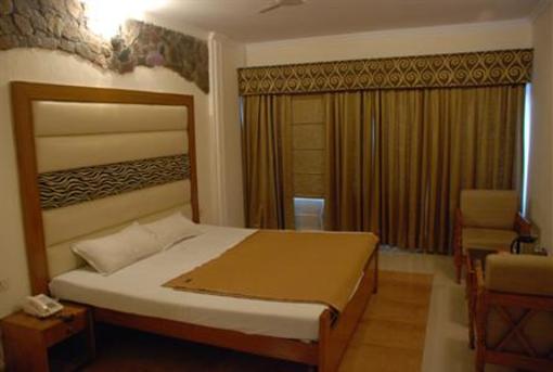 фото отеля Hotel Landmark Chandigarh
