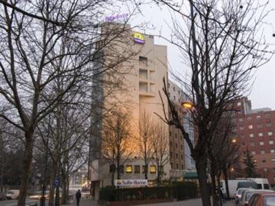 фото отеля Suite Home Paris 19eme