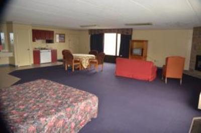 фото отеля Family Inns of America Newport East