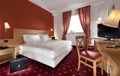фото отеля Park Inn by Radisson Milano Malpensa