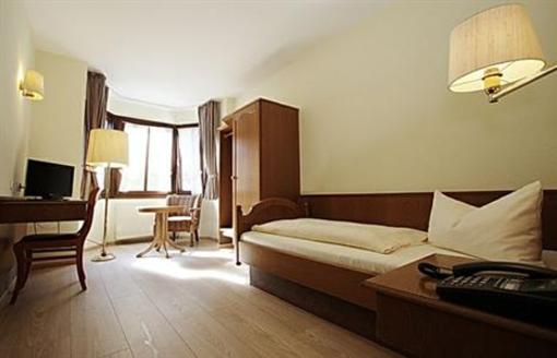 фото отеля Hotel zum Baeren