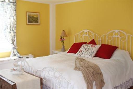фото отеля Catskill Maison Bed and Breakfast