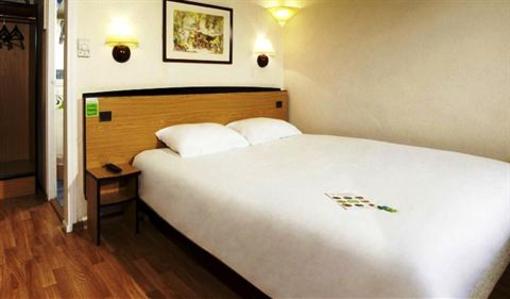 фото отеля Campanile Hotel Alencon