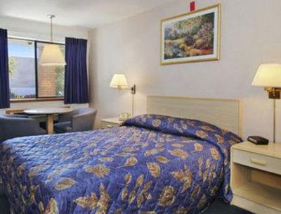 фото отеля Travelodge Seattle North Edmonds