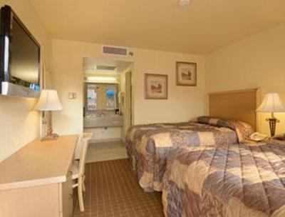 фото отеля Travelodge Riviera Beach West Palm
