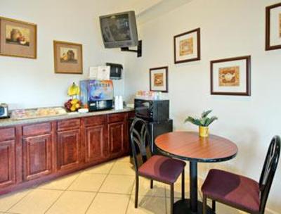 фото отеля Days Inn St. Peters
