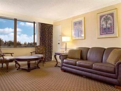 фото отеля DoubleTree by Hilton Baltimore North - Pikesville