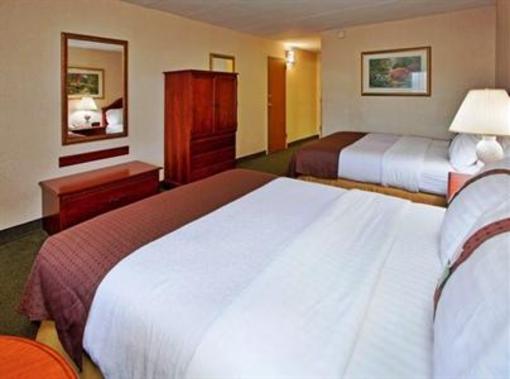 фото отеля Holiday Inn Saint Louis West Six Flags