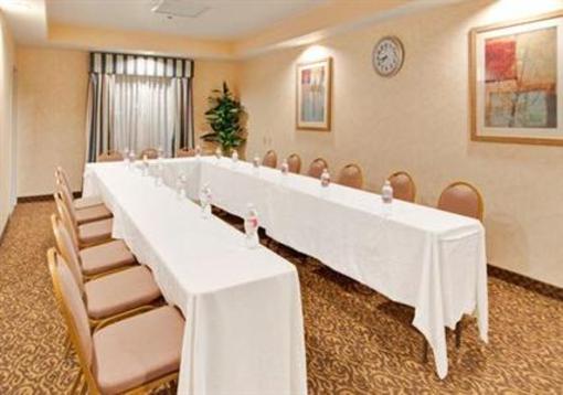 фото отеля Holiday Inn Express Delano Hwy 99