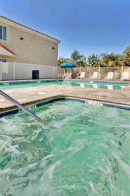 фото отеля Holiday Inn Express Delano Hwy 99