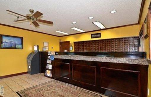 фото отеля Suburban Extended Stay Charlotte-Pineville
