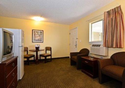 фото отеля Suburban Extended Stay Charlotte-Pineville
