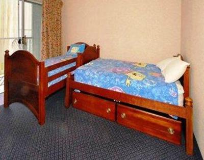 фото отеля Comfort Suites Lakeside