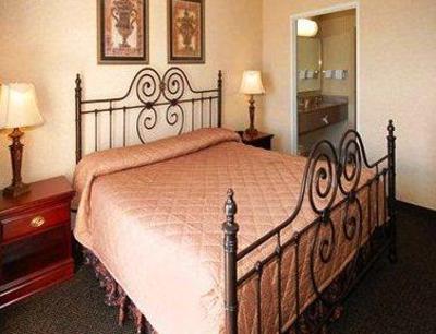 фото отеля Comfort Suites Lakeside