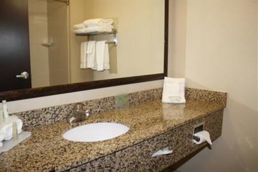 фото отеля Holiday Inn Express & Suites Bridgeport