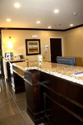 фото отеля Holiday Inn Express & Suites Bridgeport