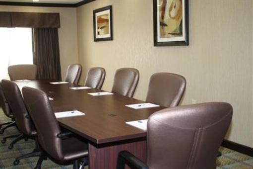 фото отеля Holiday Inn Express & Suites Bridgeport