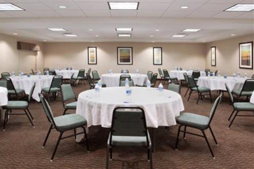 фото отеля Holiday Inn Express & Suites Bridgeport