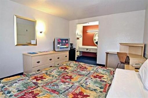 фото отеля Motel 6 Fresno Shaw Ave and Hwy 99