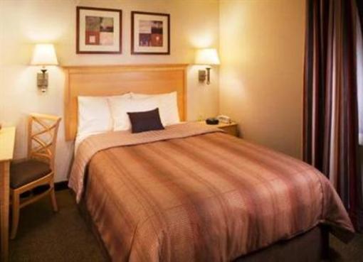 фото отеля Hawthorn Suites by Wyndham Detroit Farmington Hills