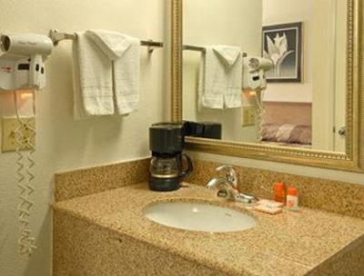 фото отеля Howard Johnson Express Inn San Diego