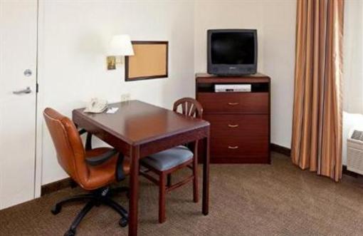 фото отеля Hawthorn Suites Cincinnati Blue Ash