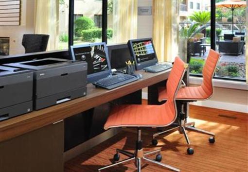 фото отеля Courtyard by Marriott Houston Hobby Airport