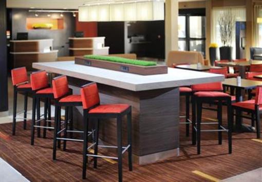 фото отеля Courtyard by Marriott Houston Hobby Airport
