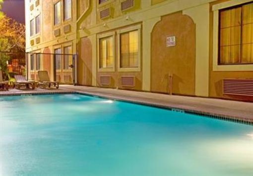фото отеля Holiday Inn Express Hotel & Suites San Antonio-Downtown Market Area