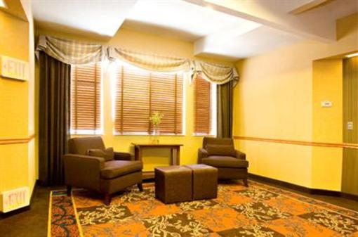 фото отеля Holiday Inn Express Hotel & Suites San Antonio-Downtown Market Area