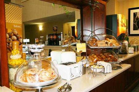 фото отеля Hampton Inn Cornelia