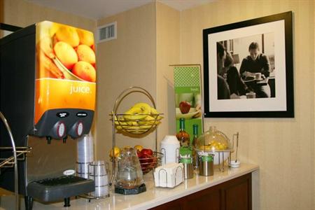 фото отеля Hampton Inn Cornelia