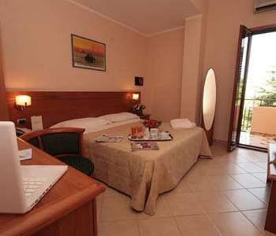 фото отеля Hotel La Bussola Ricadi