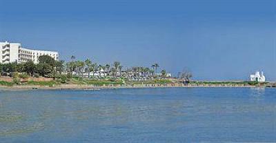 фото отеля Golden Coast Beach Hotel